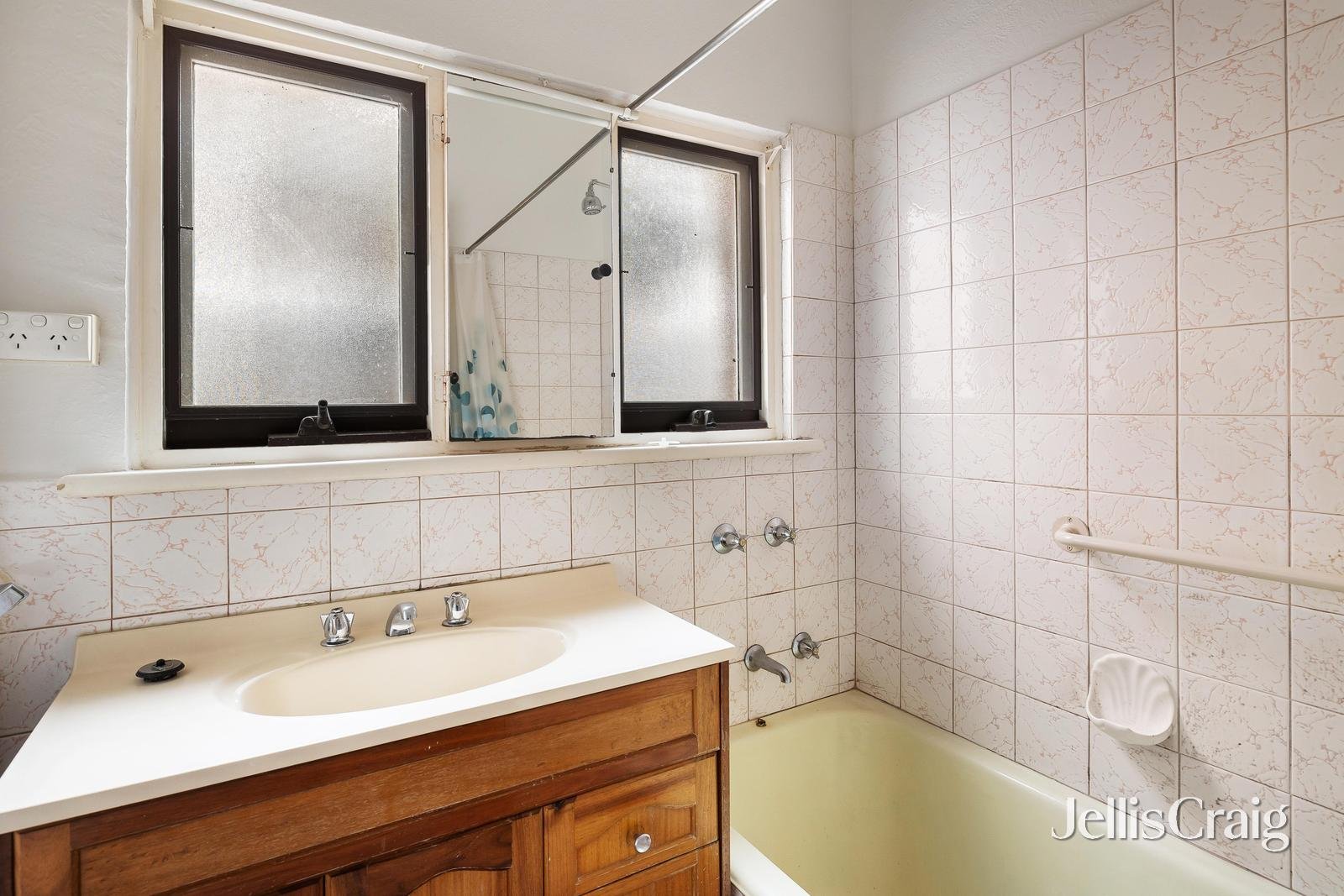 1 Shepreth Street, Surrey Hills image 7