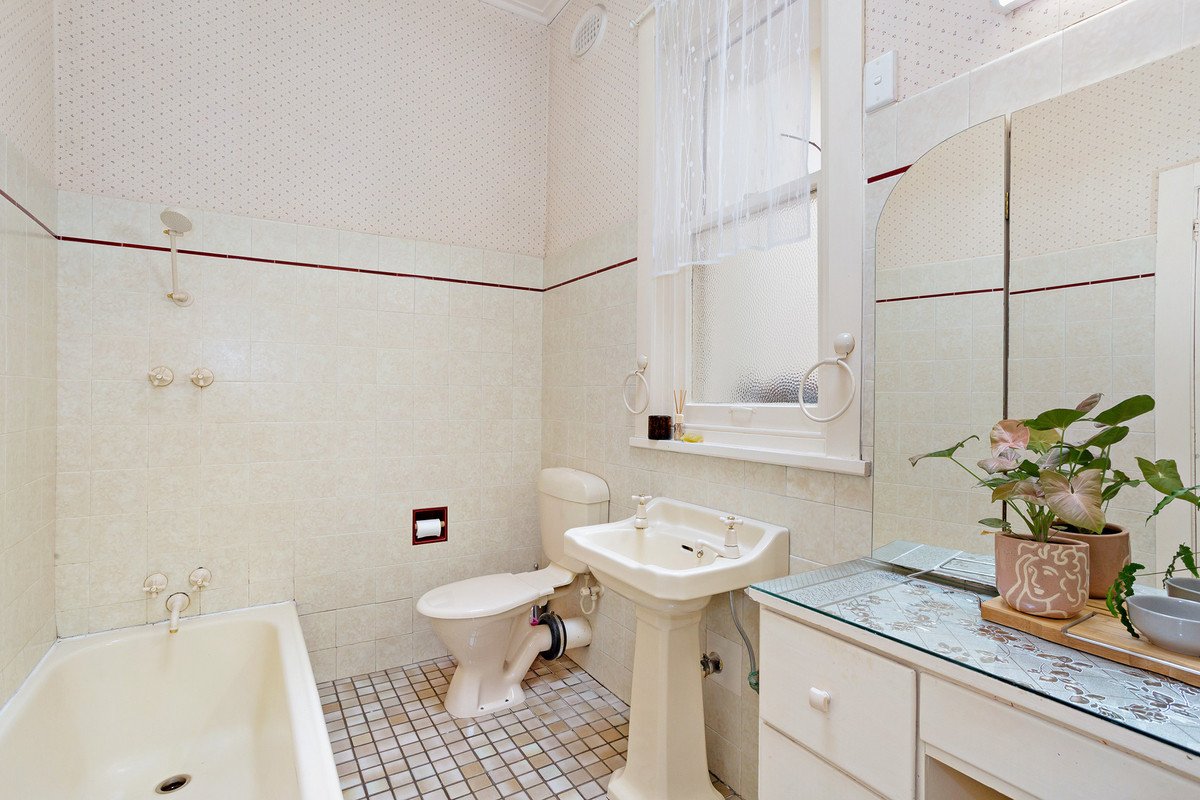 1 Smith Road, Camberwell image 6