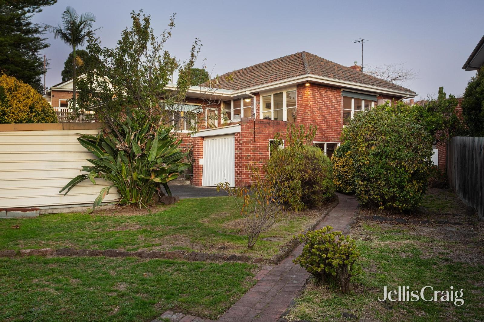 1 South Court, Surrey&nbsp;Hills image 8