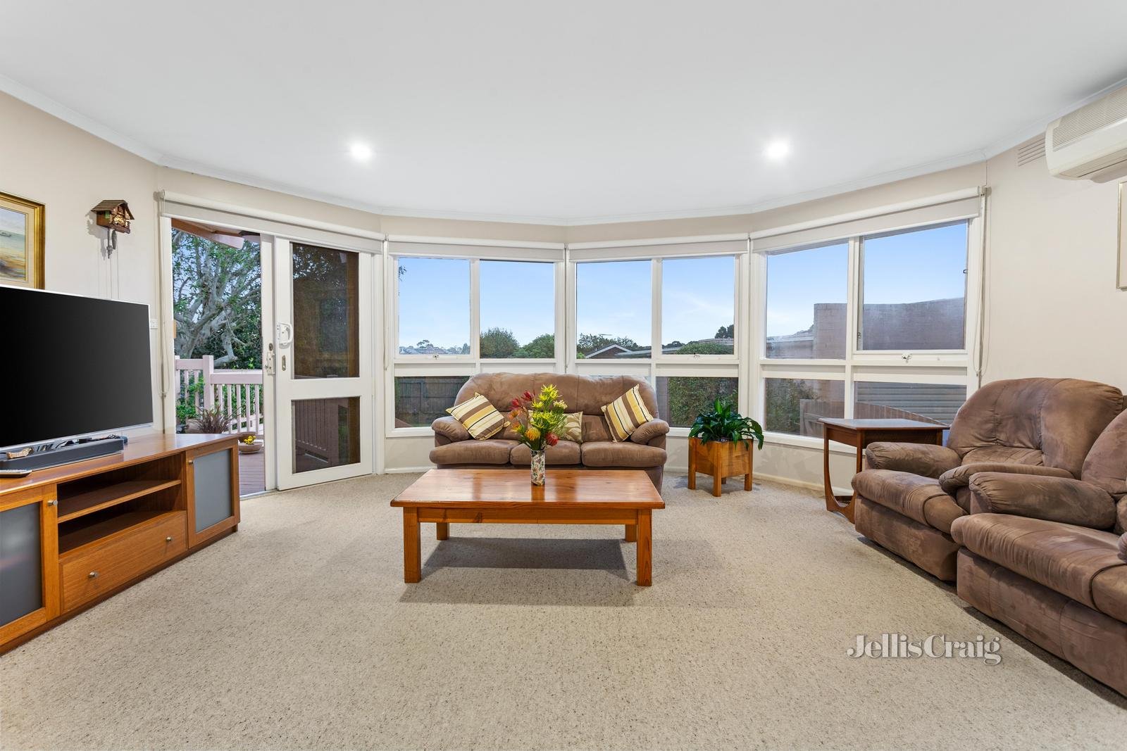 1 St Albans Street, Mount Waverley image 2