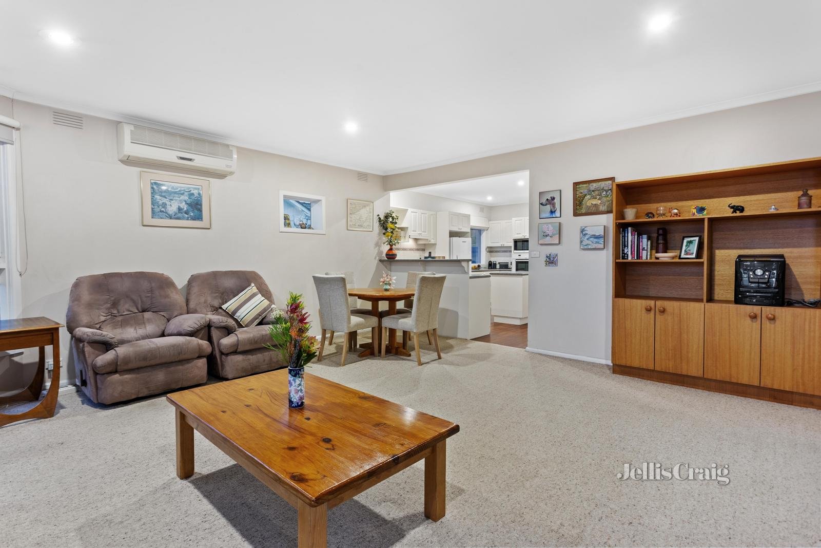 1 St Albans Street, Mount Waverley image 3