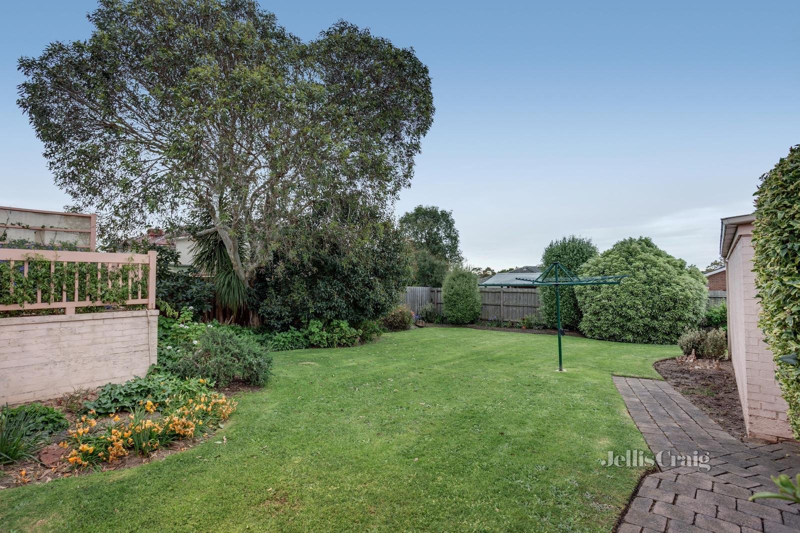 1 St Albans Street, Mount Waverley image 14