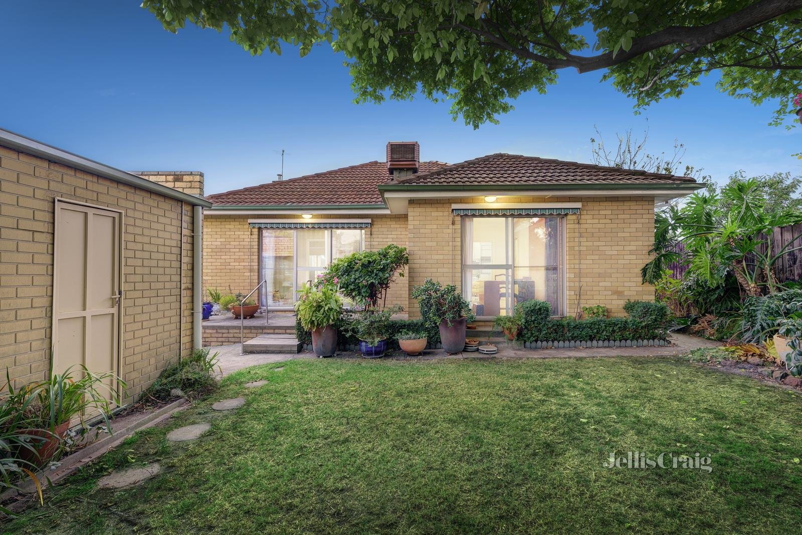 1 St Peters Court, Bentleigh East image 6