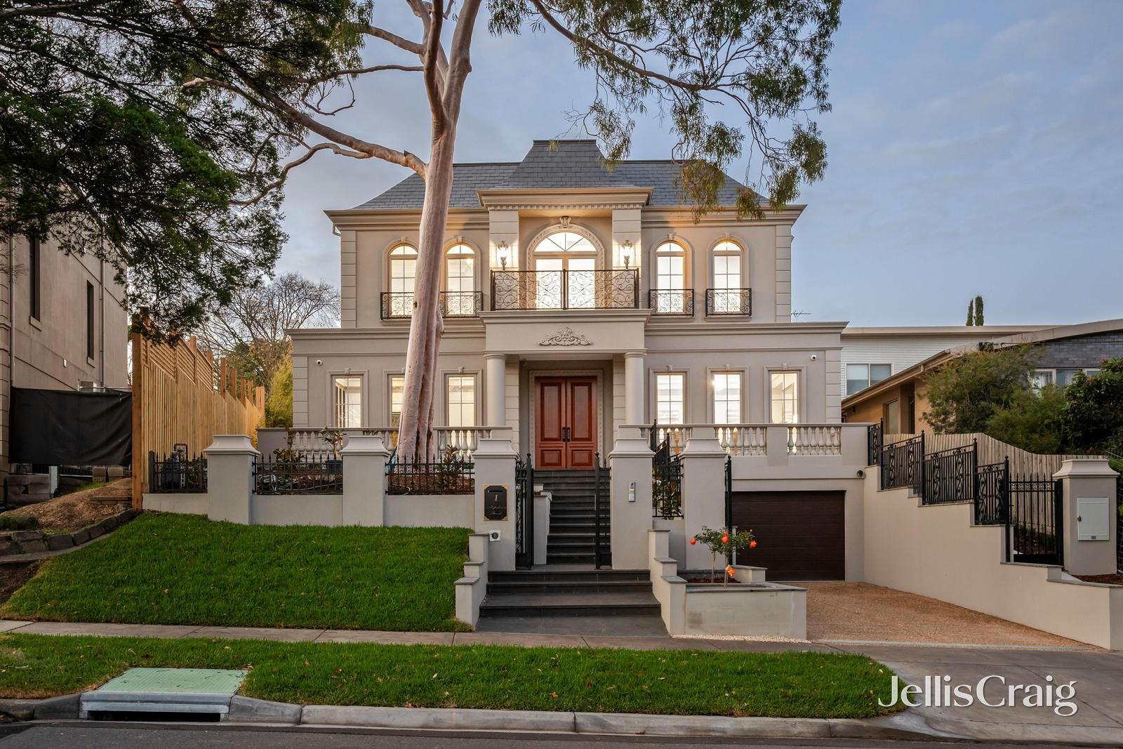 1 Stephens Street, Balwyn North image 1