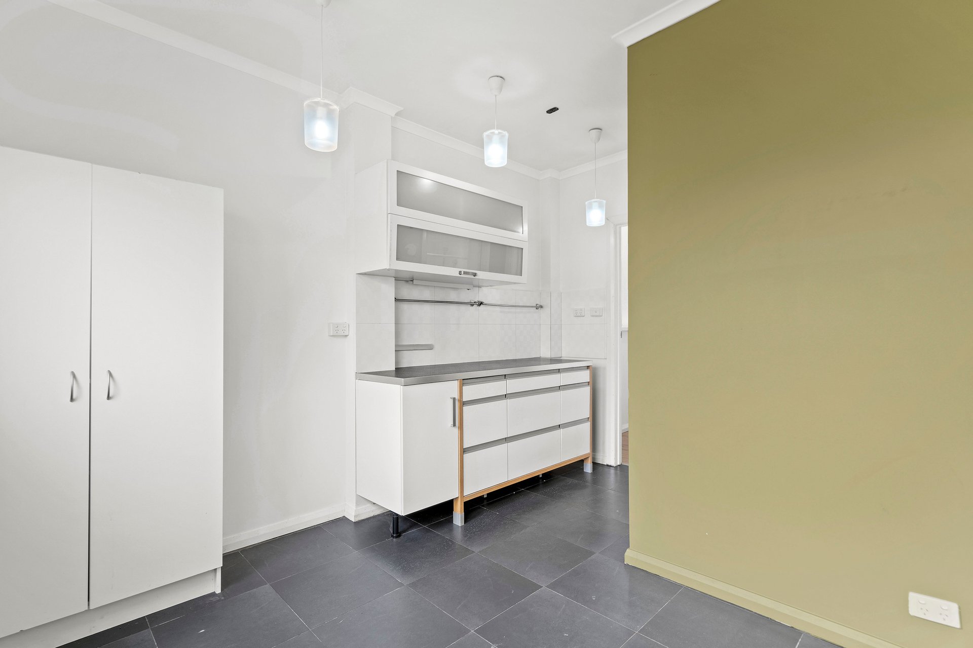1 Suffolk Road, Surrey&nbsp;Hills image 8