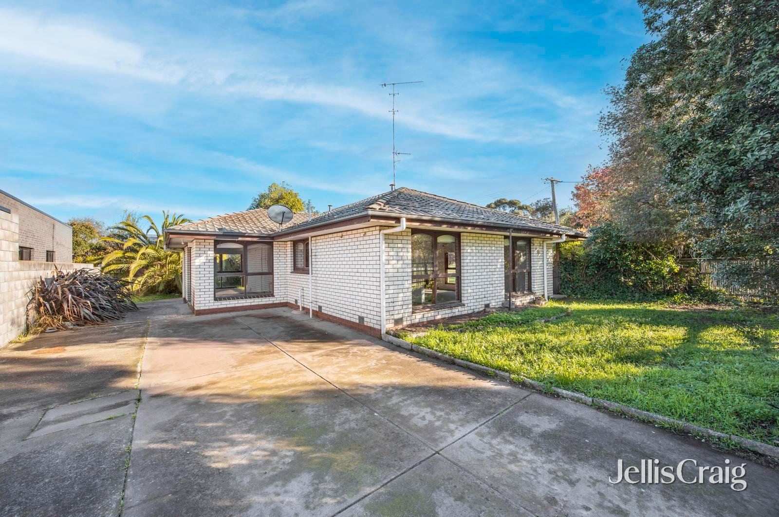 1 Sutton Street, Redan image 9