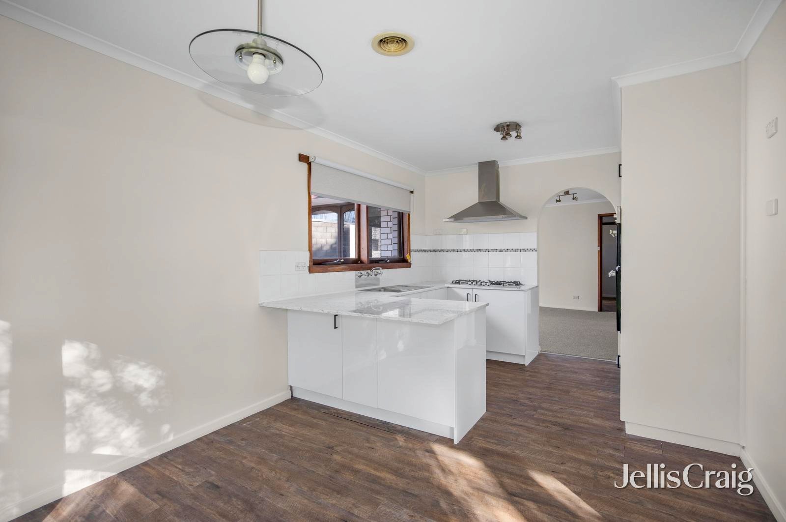 1 Sutton Street, Redan image 2