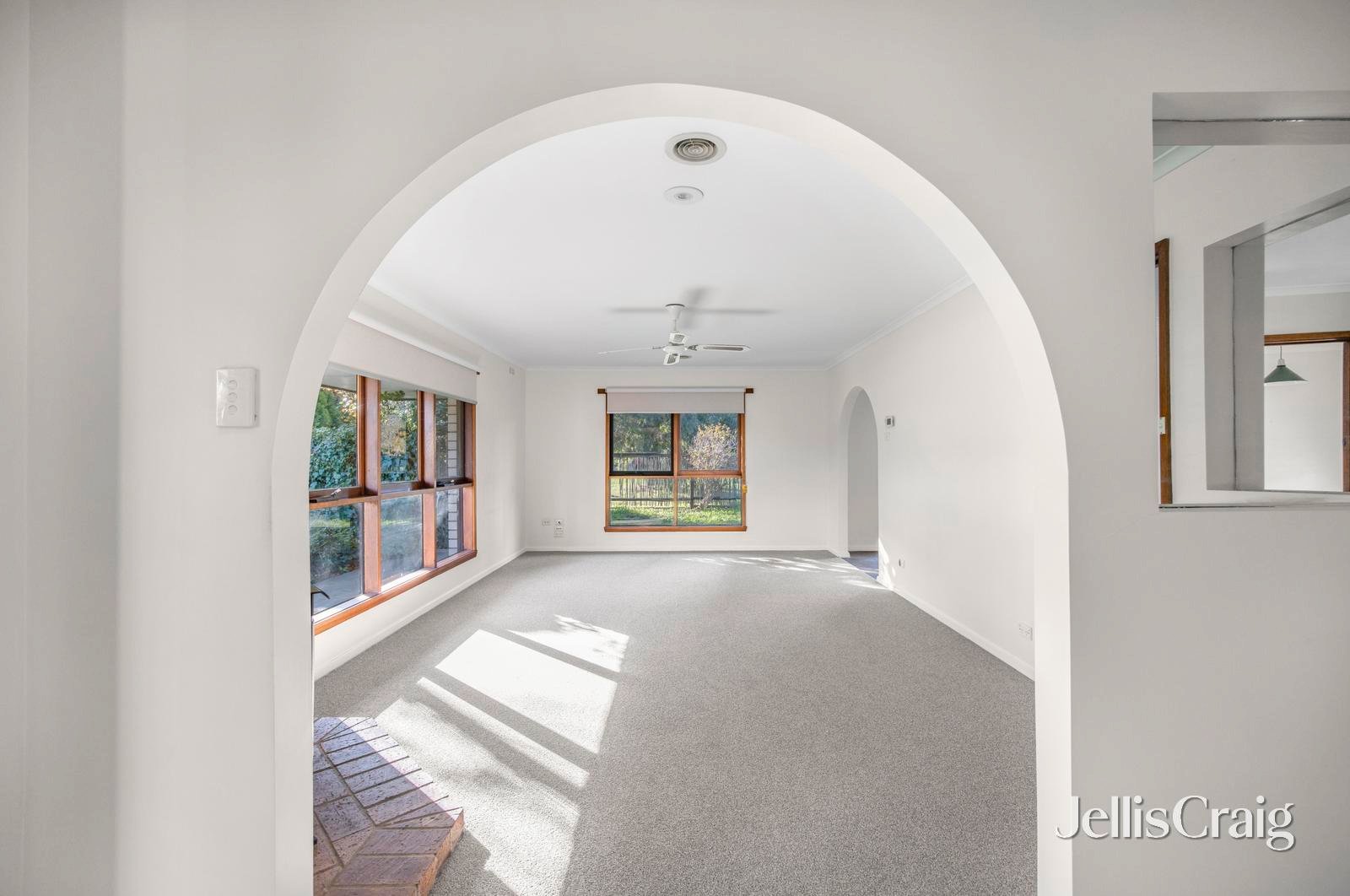 1 Sutton Street, Redan image 5
