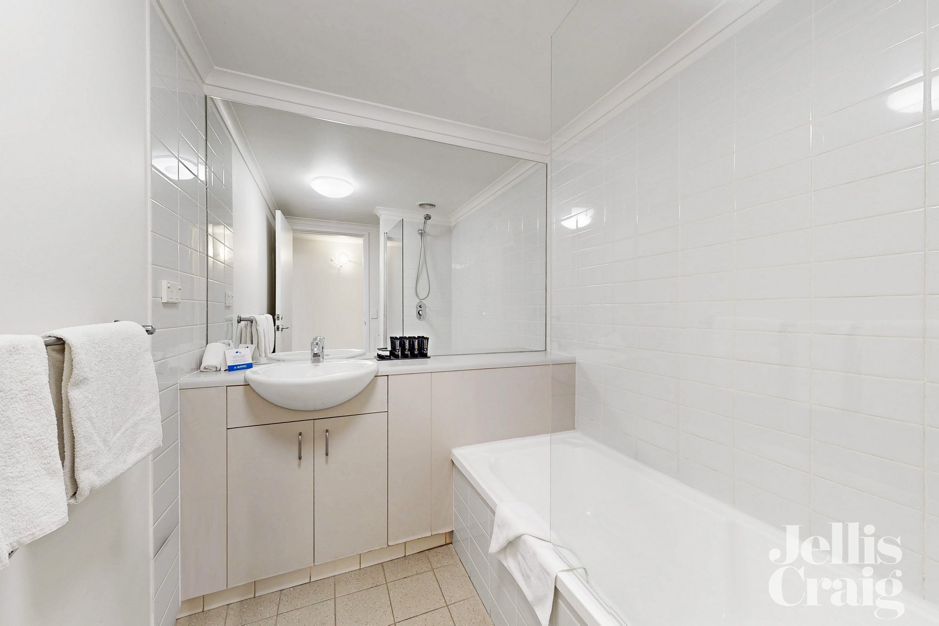 1 Syme Street, Williamstown image 14