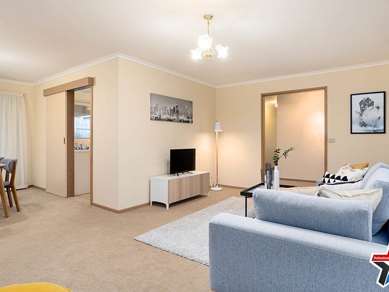 1 Tallarook Court, Croydon Hills image 3