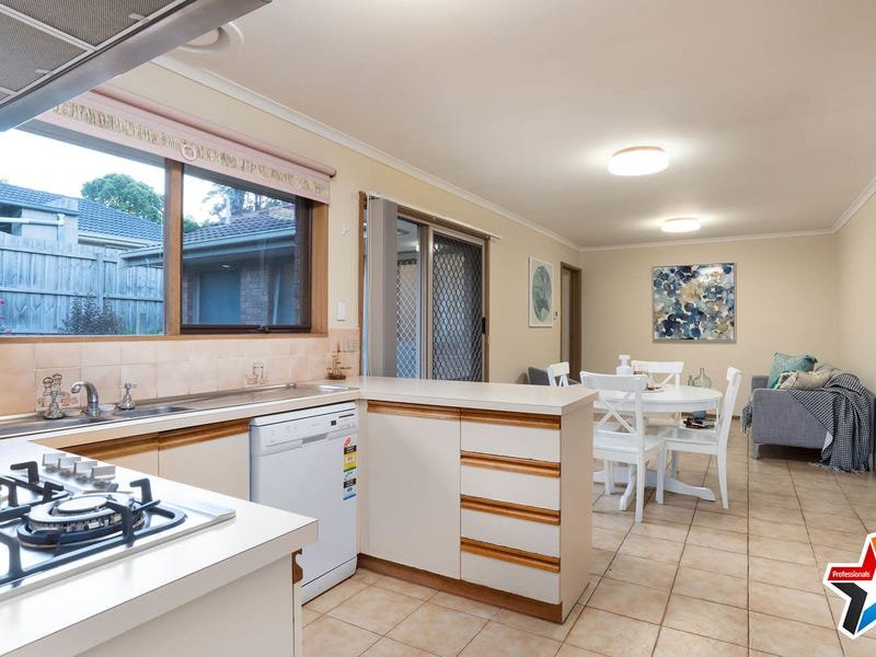 1 Tallarook Court, Croydon Hills image 7