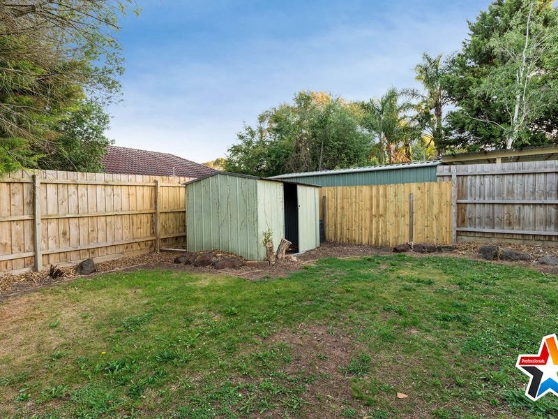 1 Tallarook Court, Croydon Hills image 21