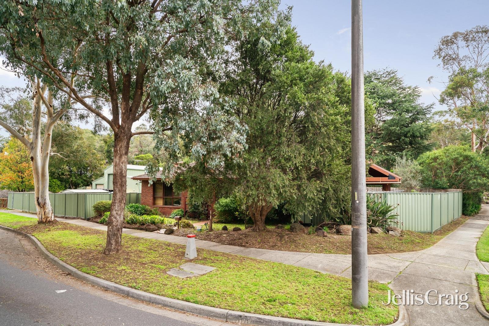 1 Tamboon Drive, Greensborough image 2