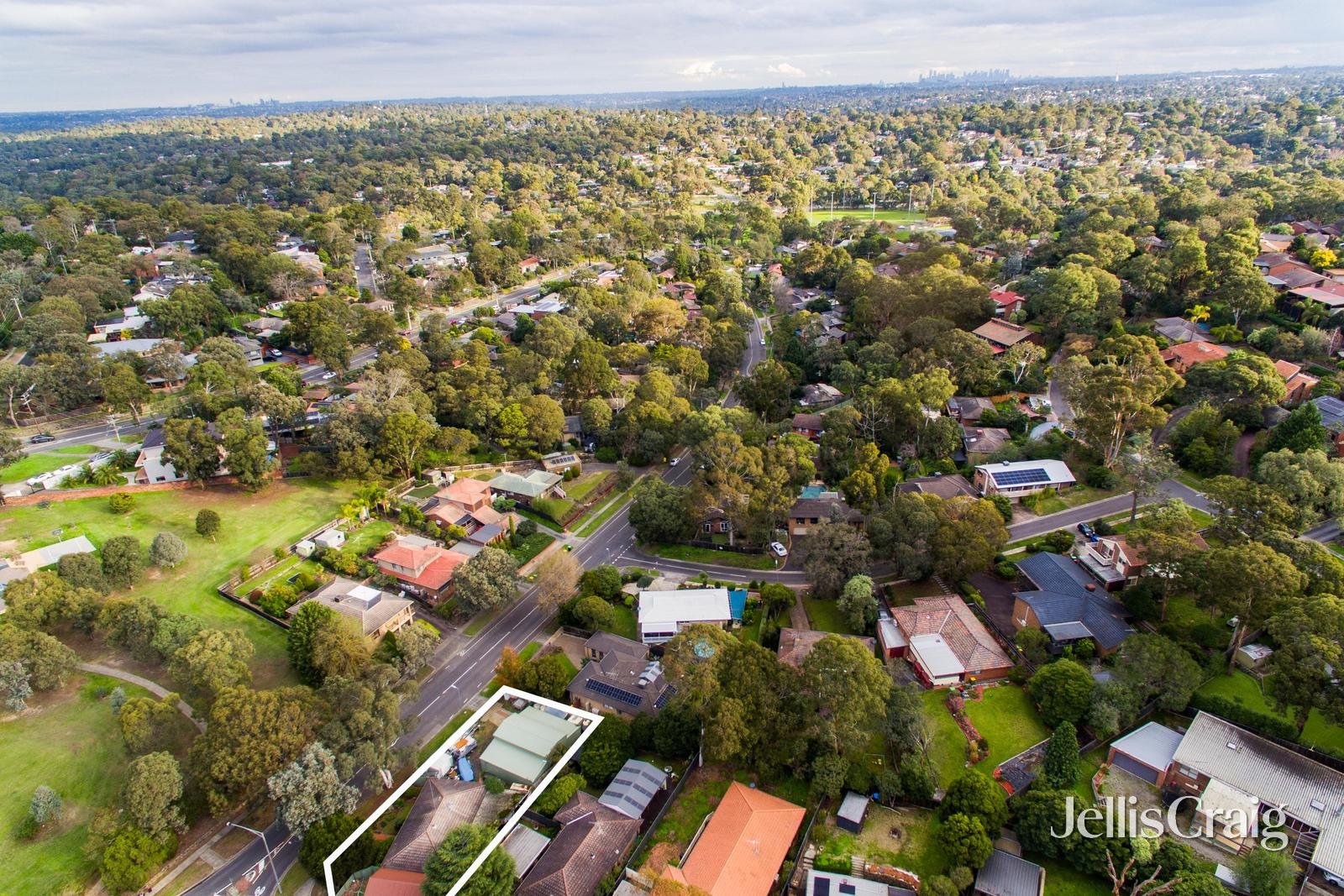 1 Tamboon Drive, Greensborough image 8