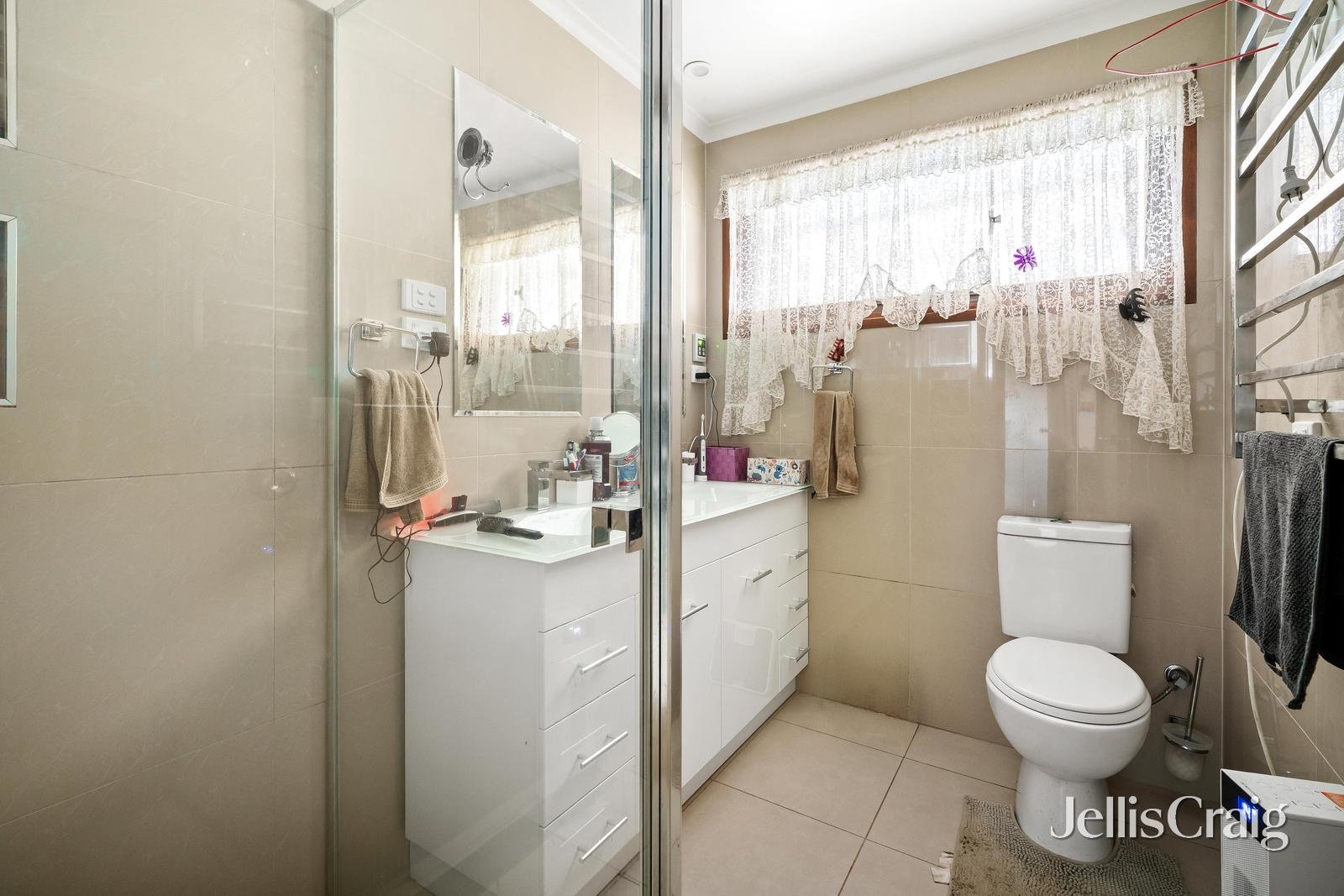 1 Tamboon Drive, Greensborough image 10