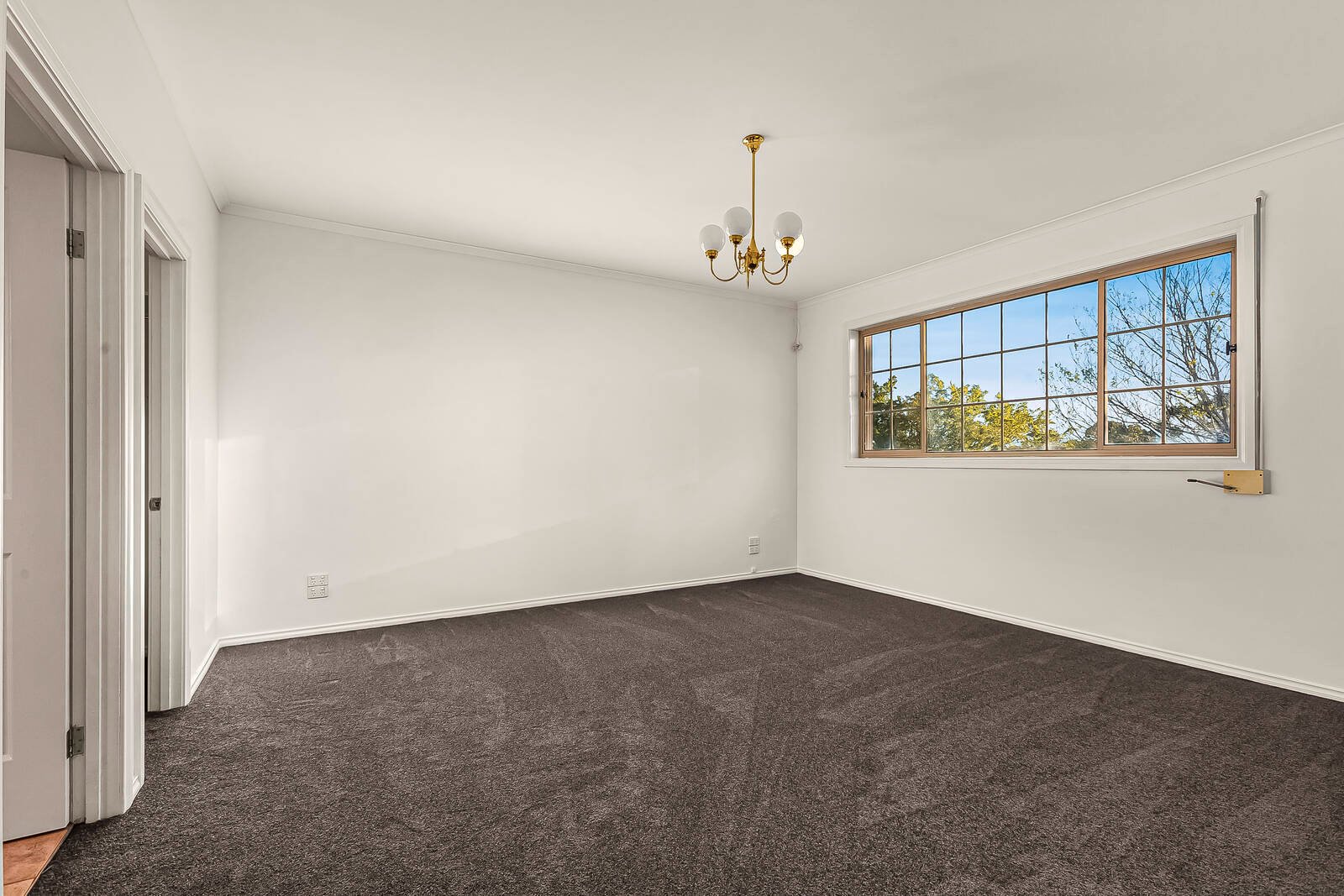 Property Gallery Thumbnail 6