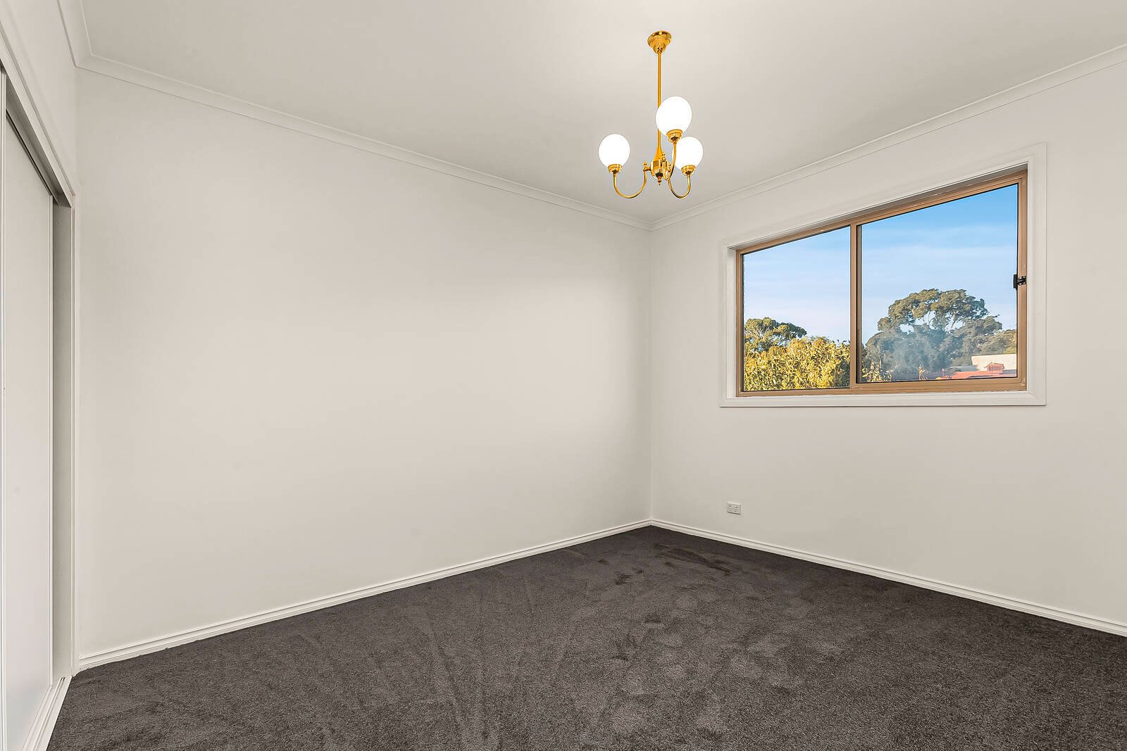Property Gallery Thumbnail 8