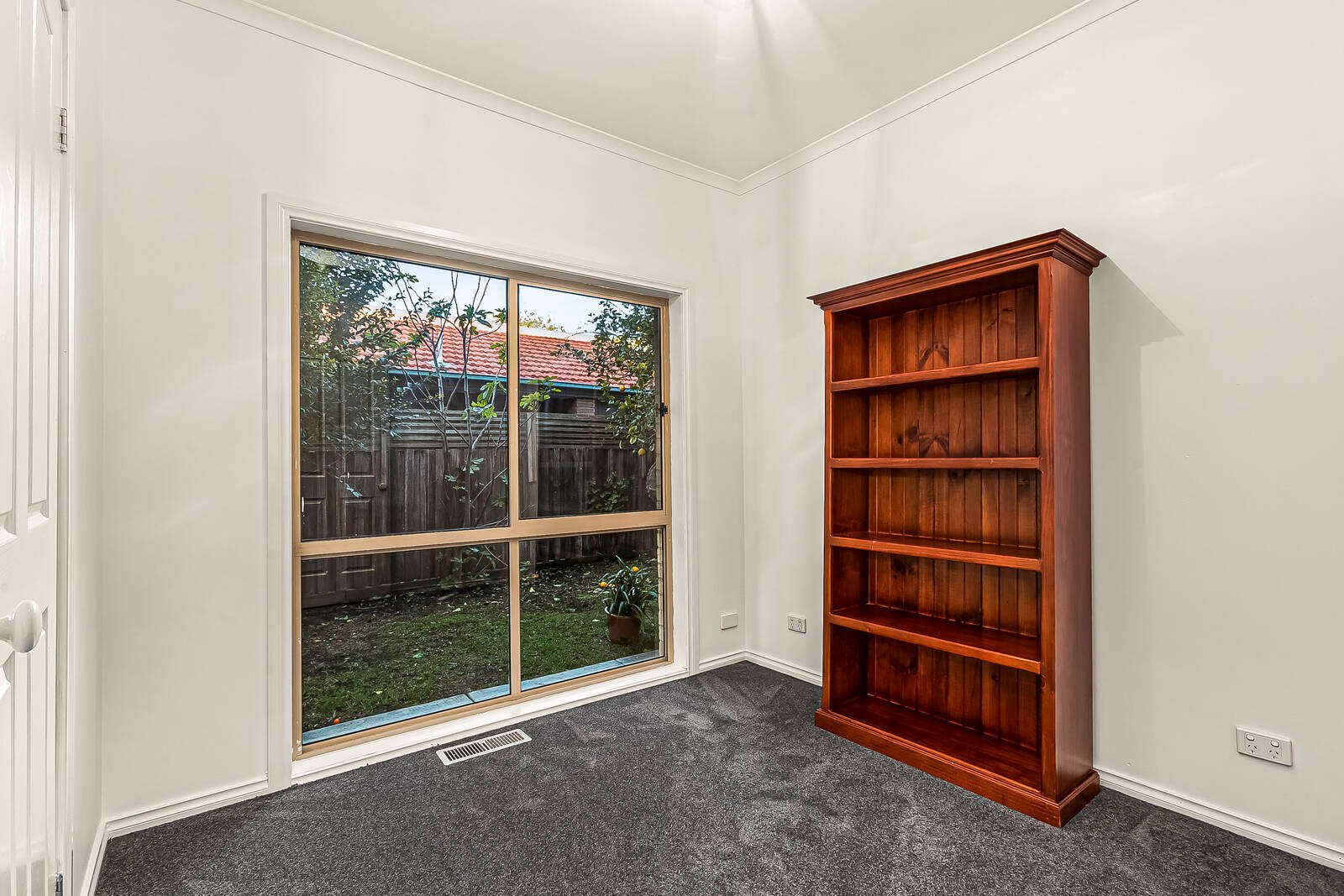 Property Gallery Thumbnail 11