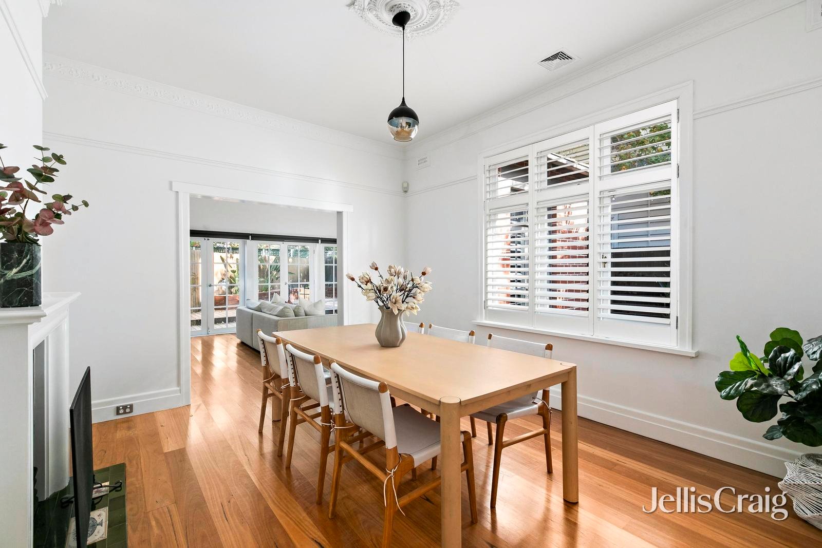 1 Thackeray Street, Elwood image 3