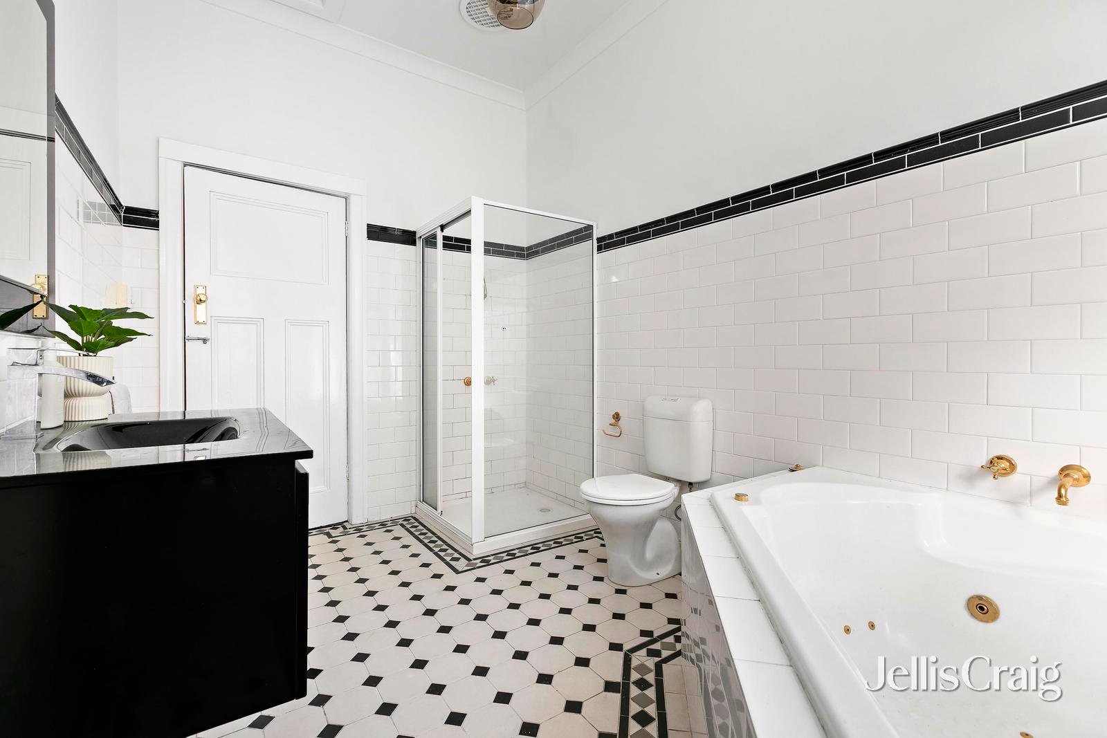 1 Thackeray Street, Elwood image 7