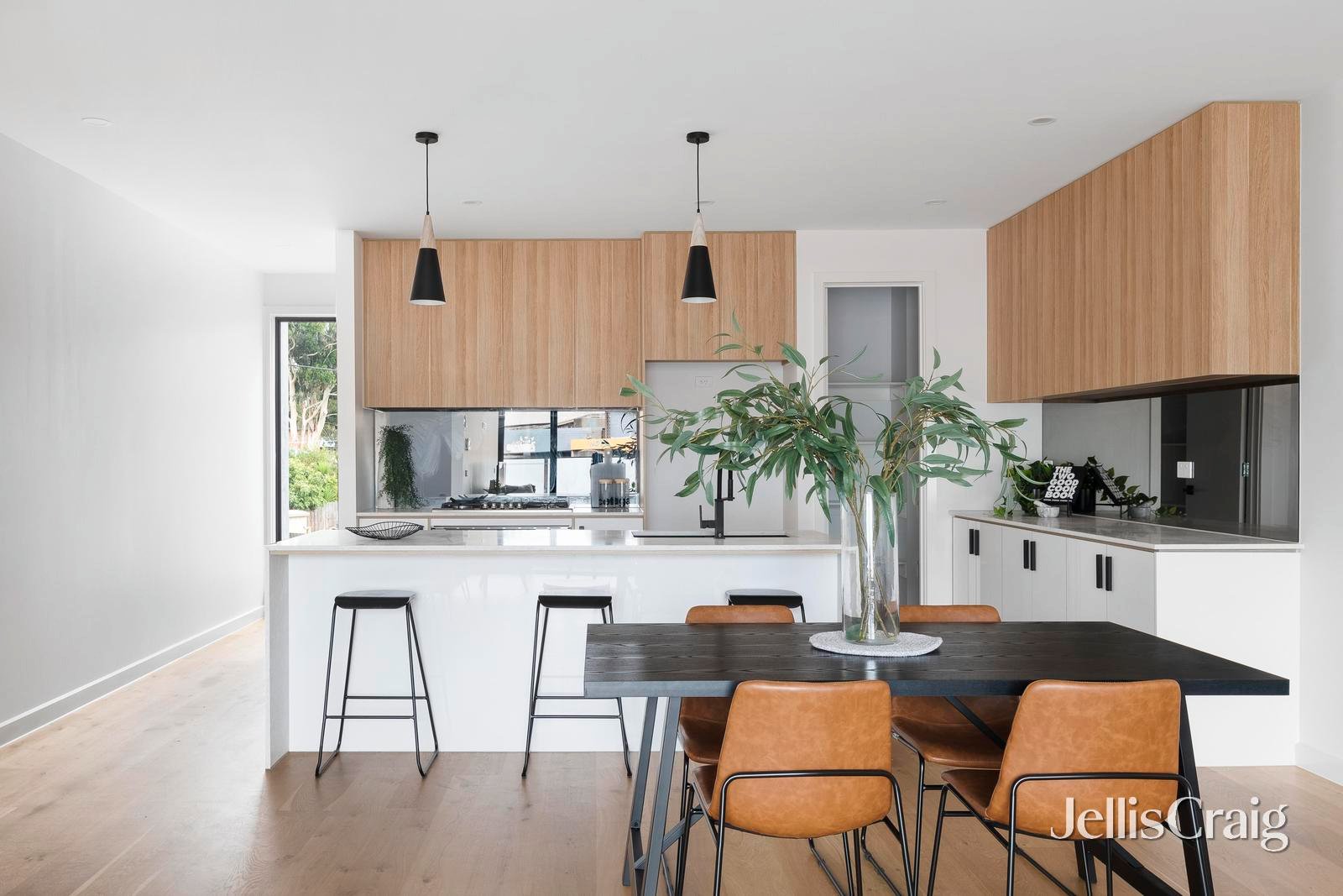 1 The Crescent, Ascot Vale image 5