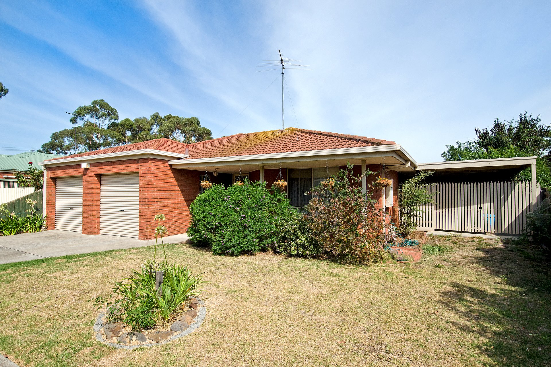 1 The Esperance, Lara image 1