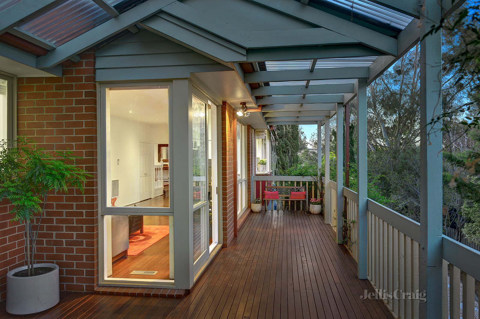 1 The Eyrie, Eltham image 9