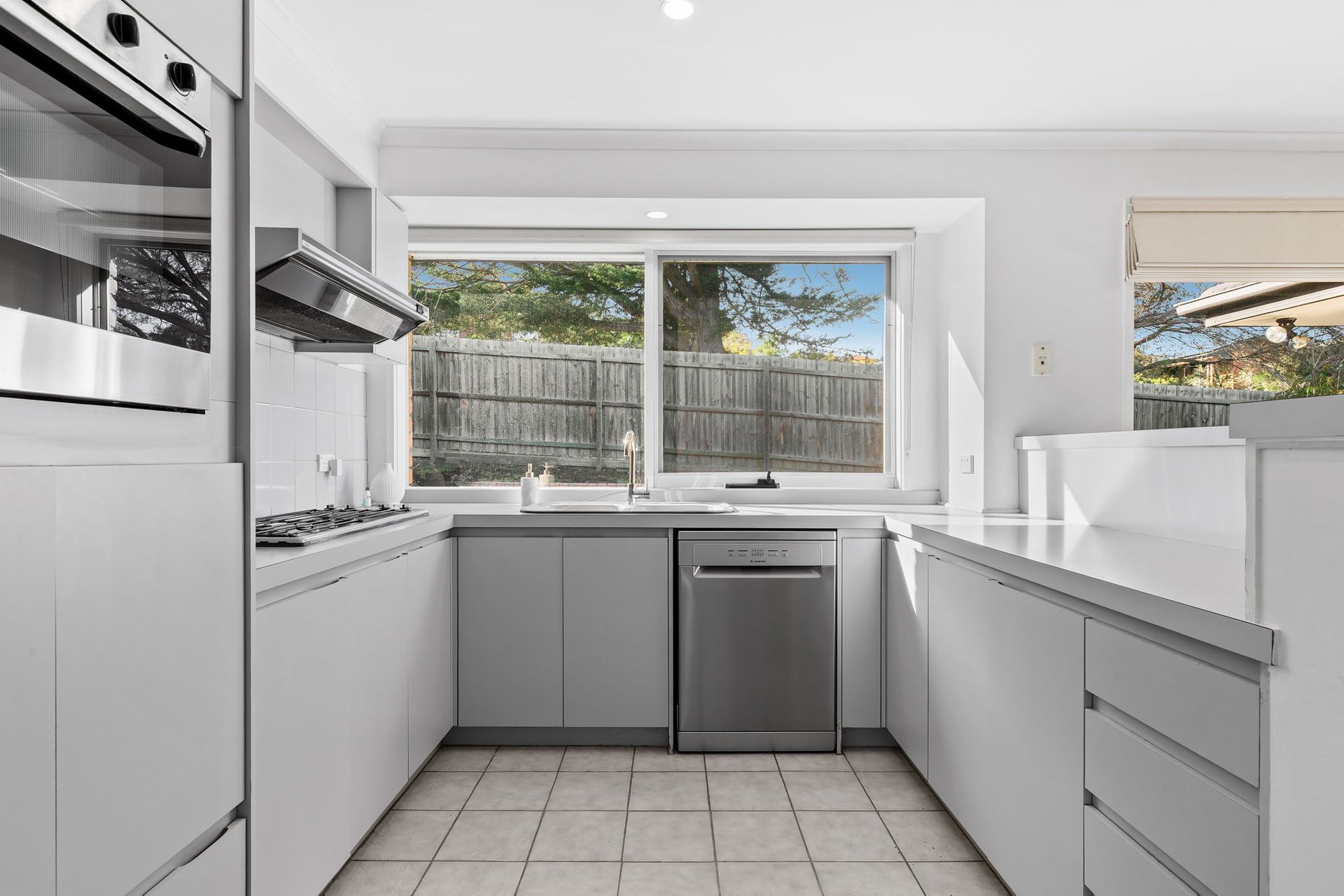 1 Thomas Hardy Drive, Templestowe image 4