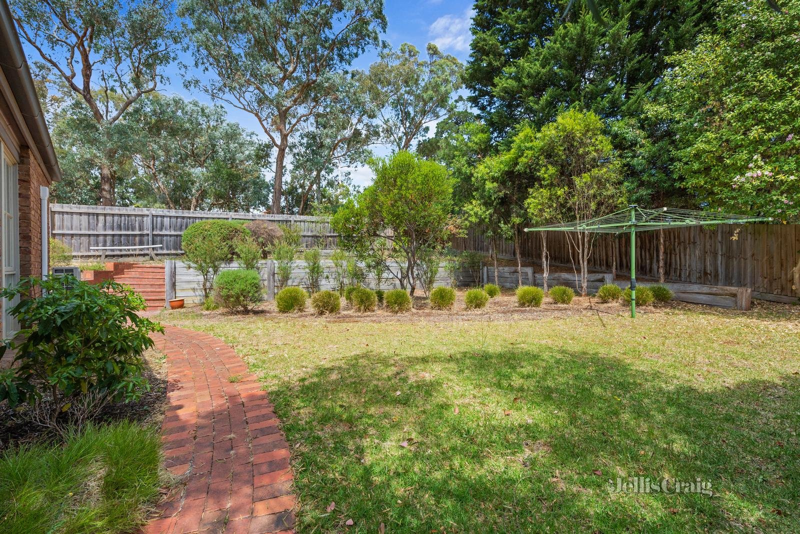 1 Tidcombe Crescent, Doncaster East image 12