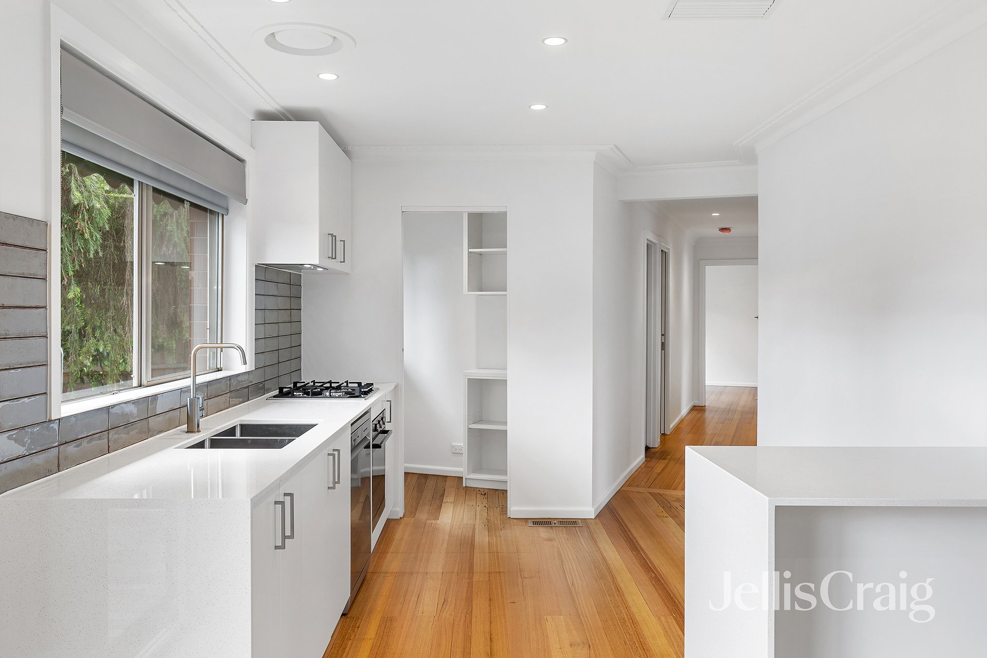 1 Tuckfield Court, Macleod image 2