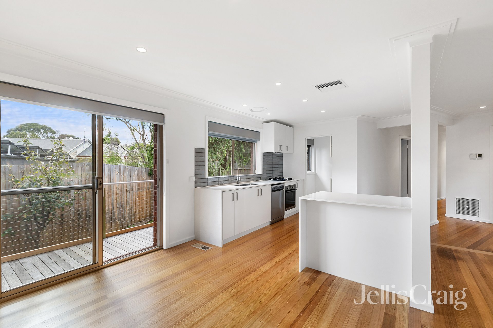 1 Tuckfield Court, Macleod image 3