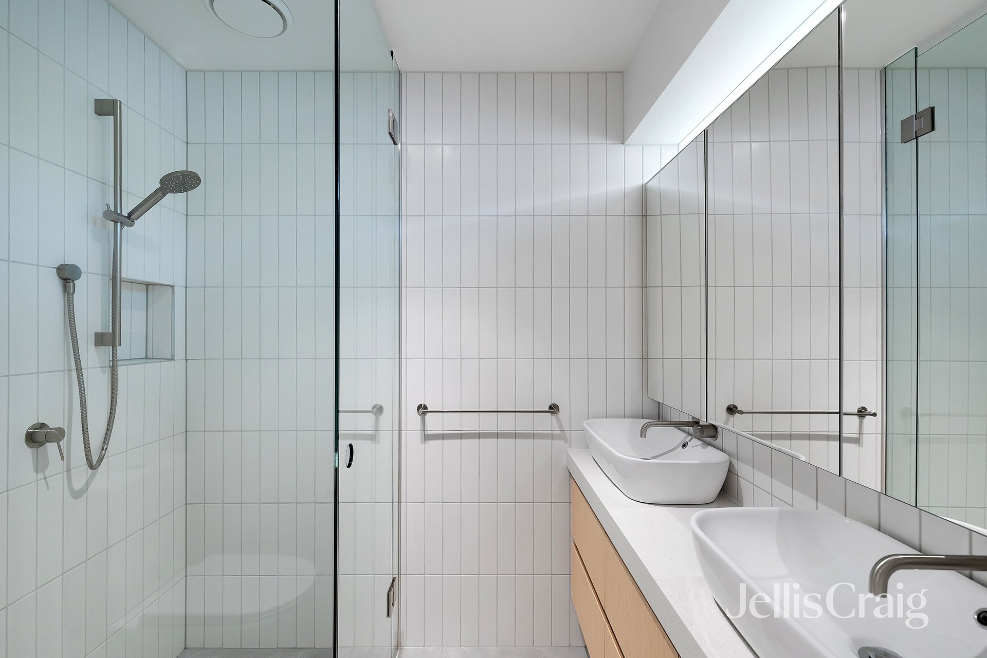 1 Tuckfield Court, Macleod image 6