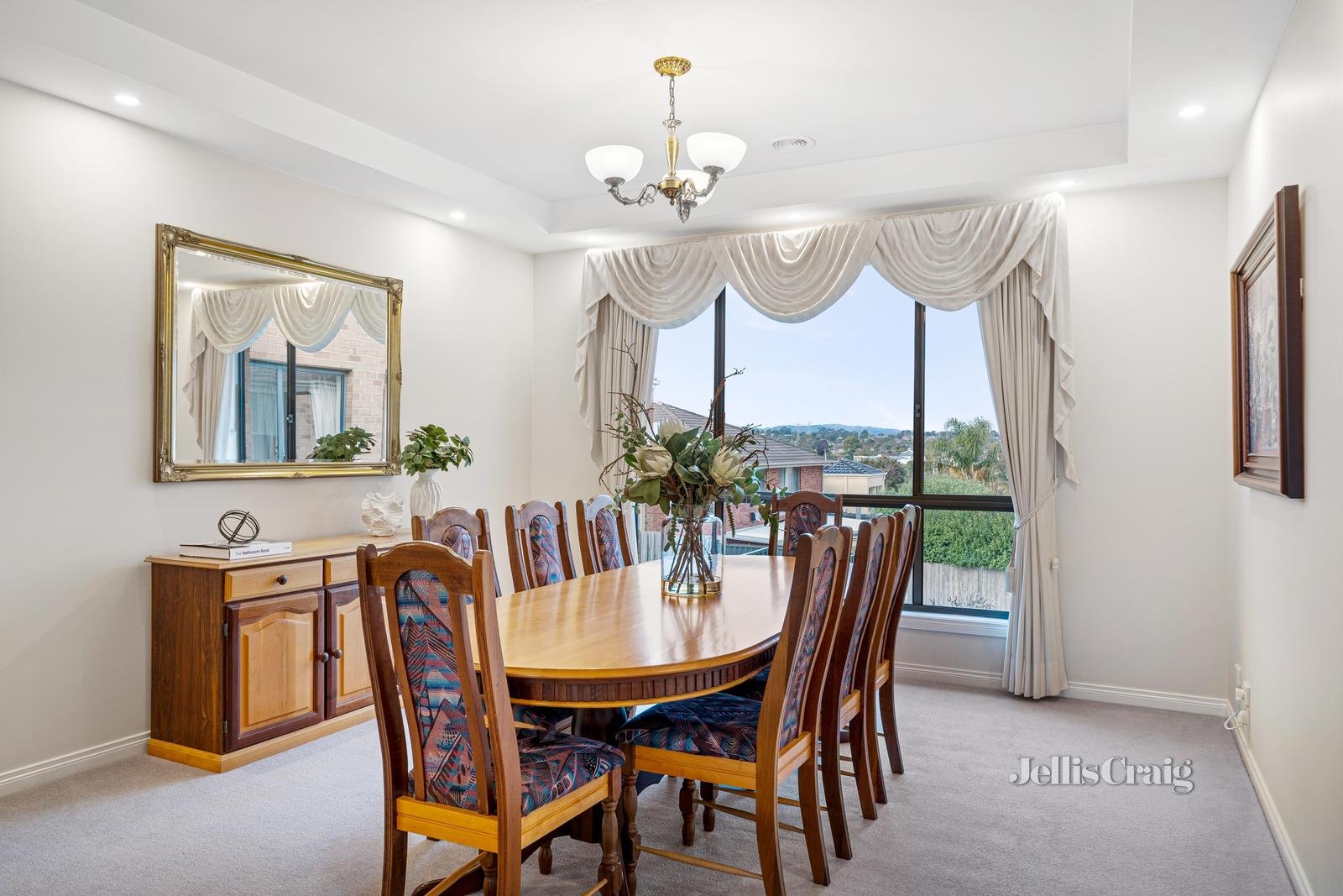 1 Tulloch Grove, Glen Waverley image 6