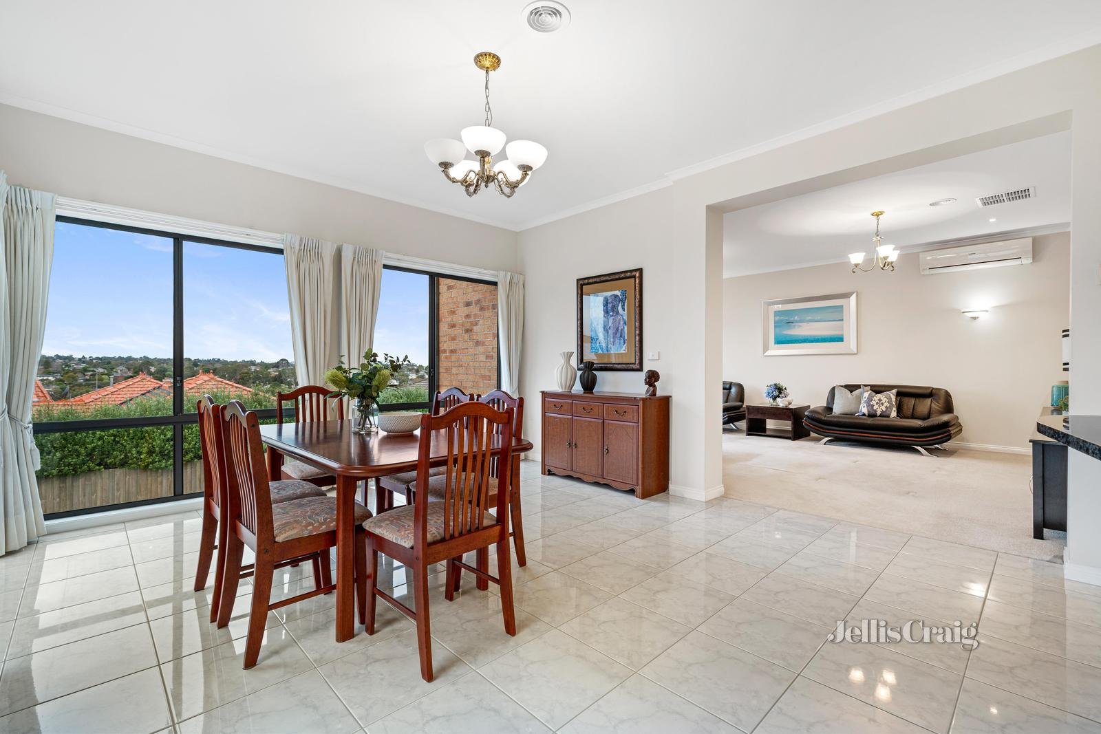 1 Tulloch Grove, Glen Waverley image 9