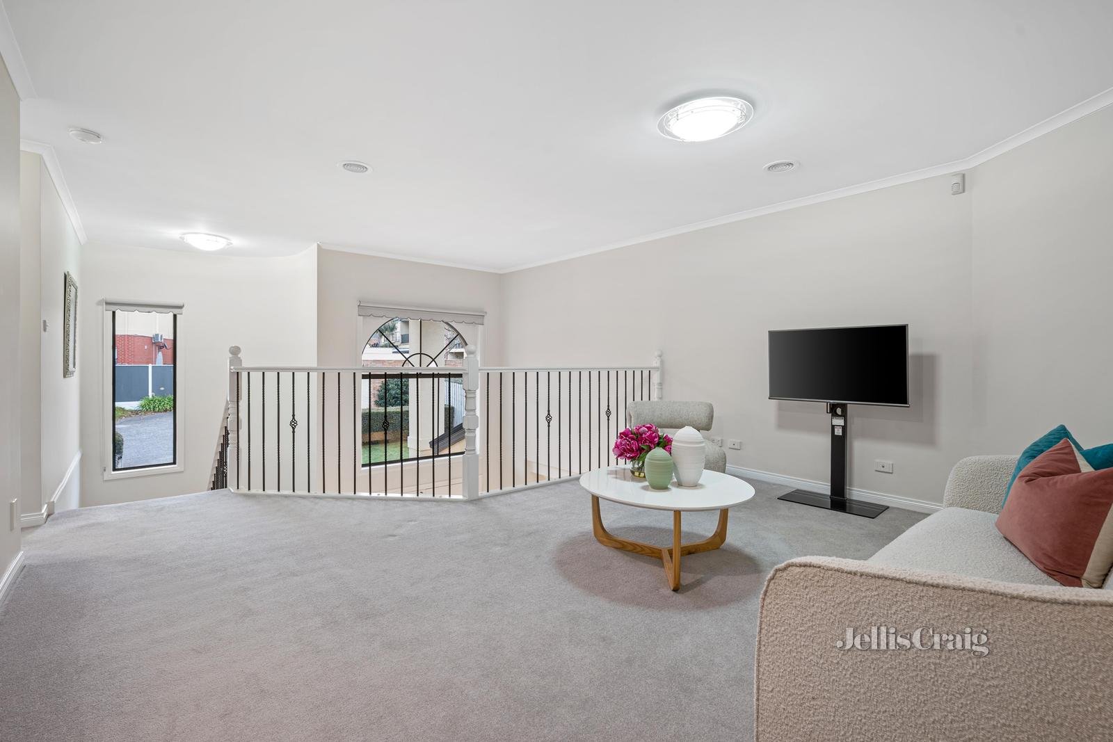 1 Tulloch Grove, Glen Waverley image 12