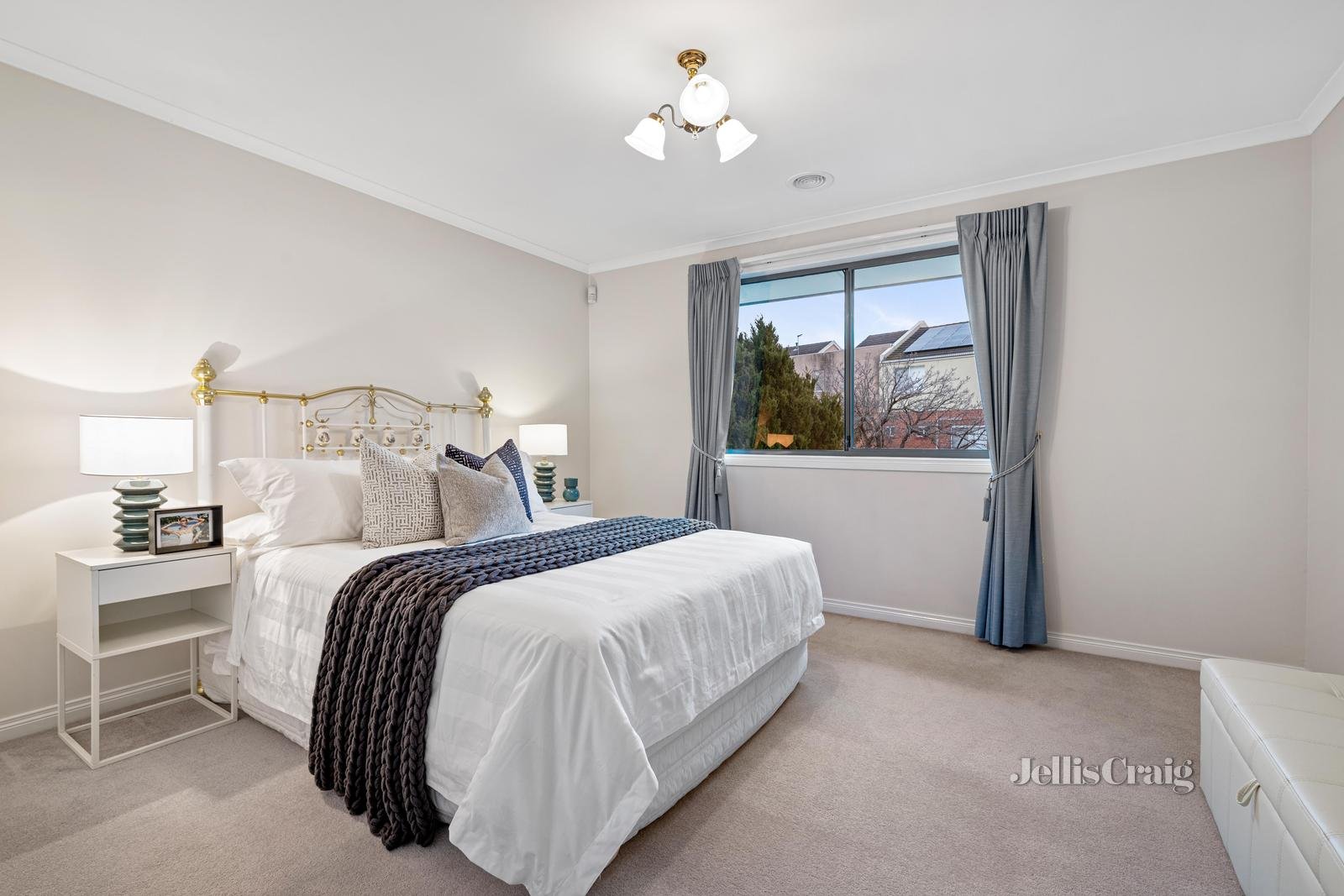 1 Tulloch Grove, Glen Waverley image 17