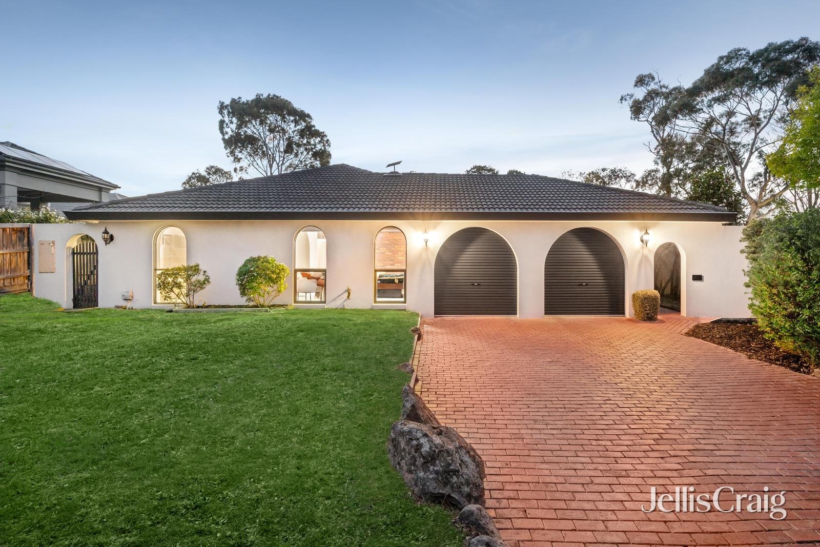 1 Upton Court, Ringwood image 1