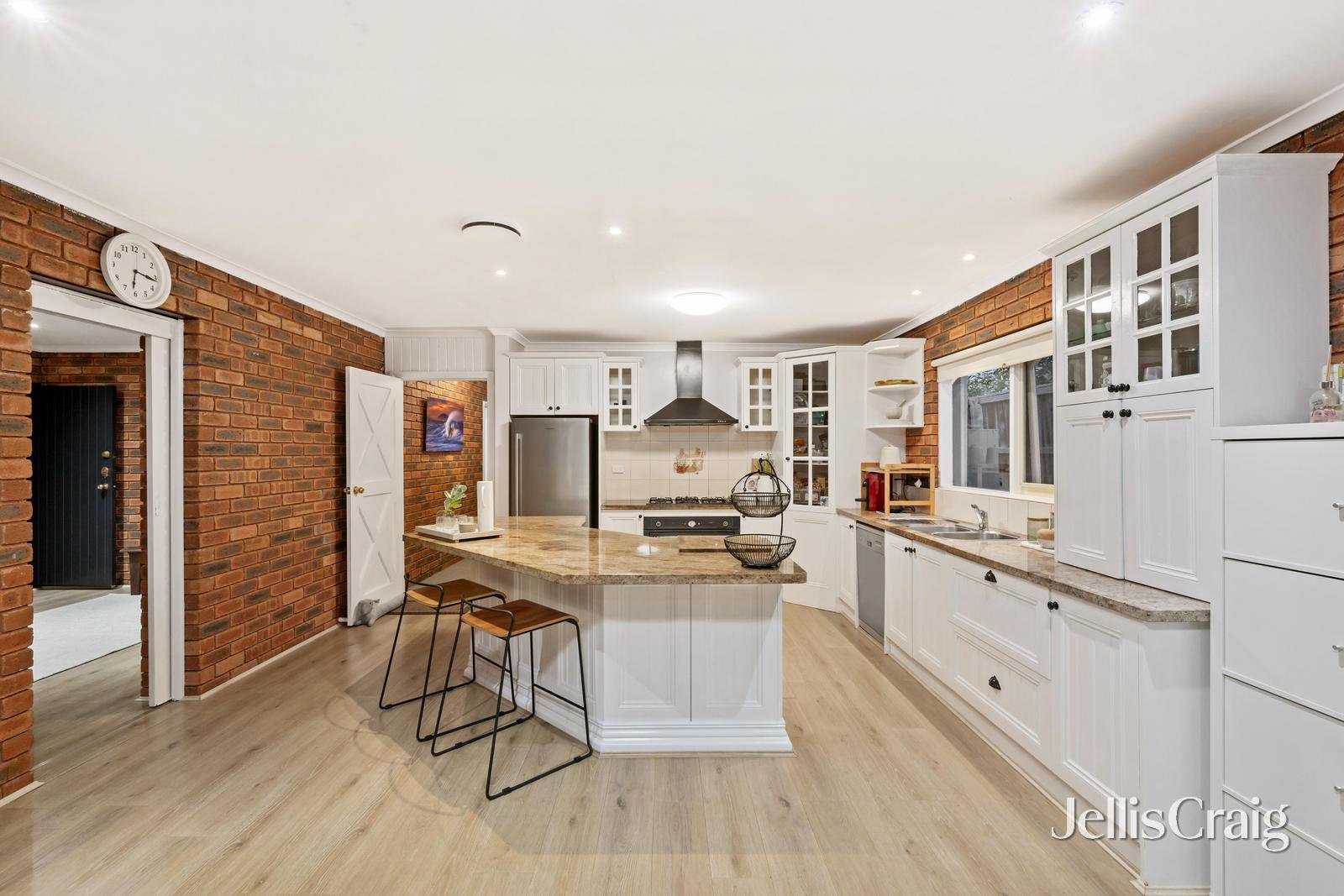 1 Upton Court, Ringwood image 10