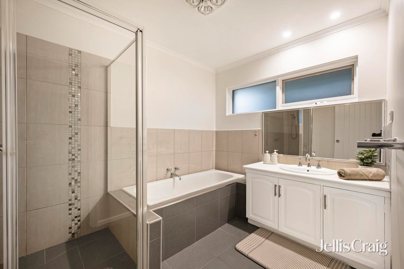 1 Upton Court, Ringwood image 16