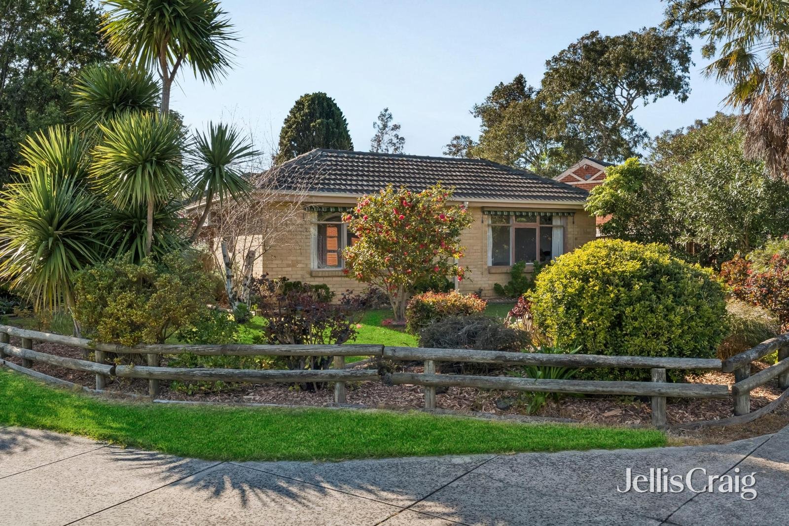 1 Varley Court, Ferntree Gully image 2