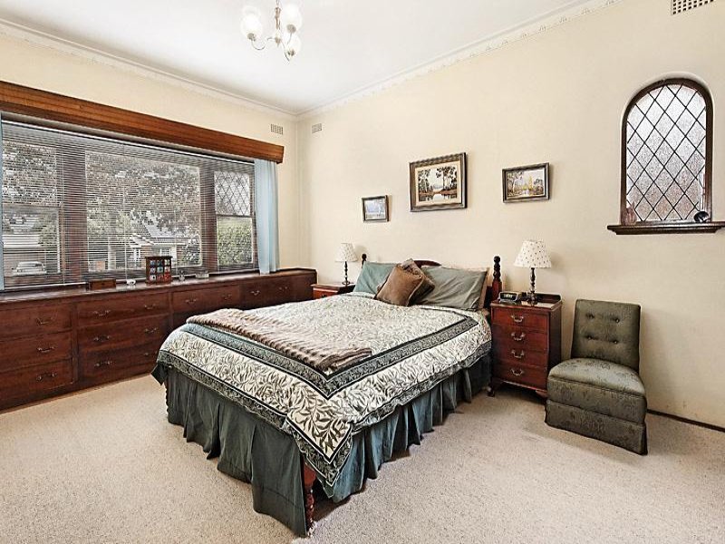 1 Venice Street, Box Hill South image 7