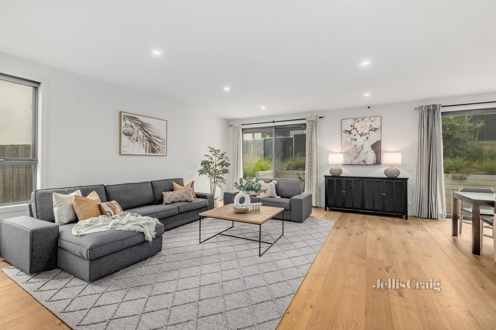 1 Vermilion Place, Mount Waverley image 4