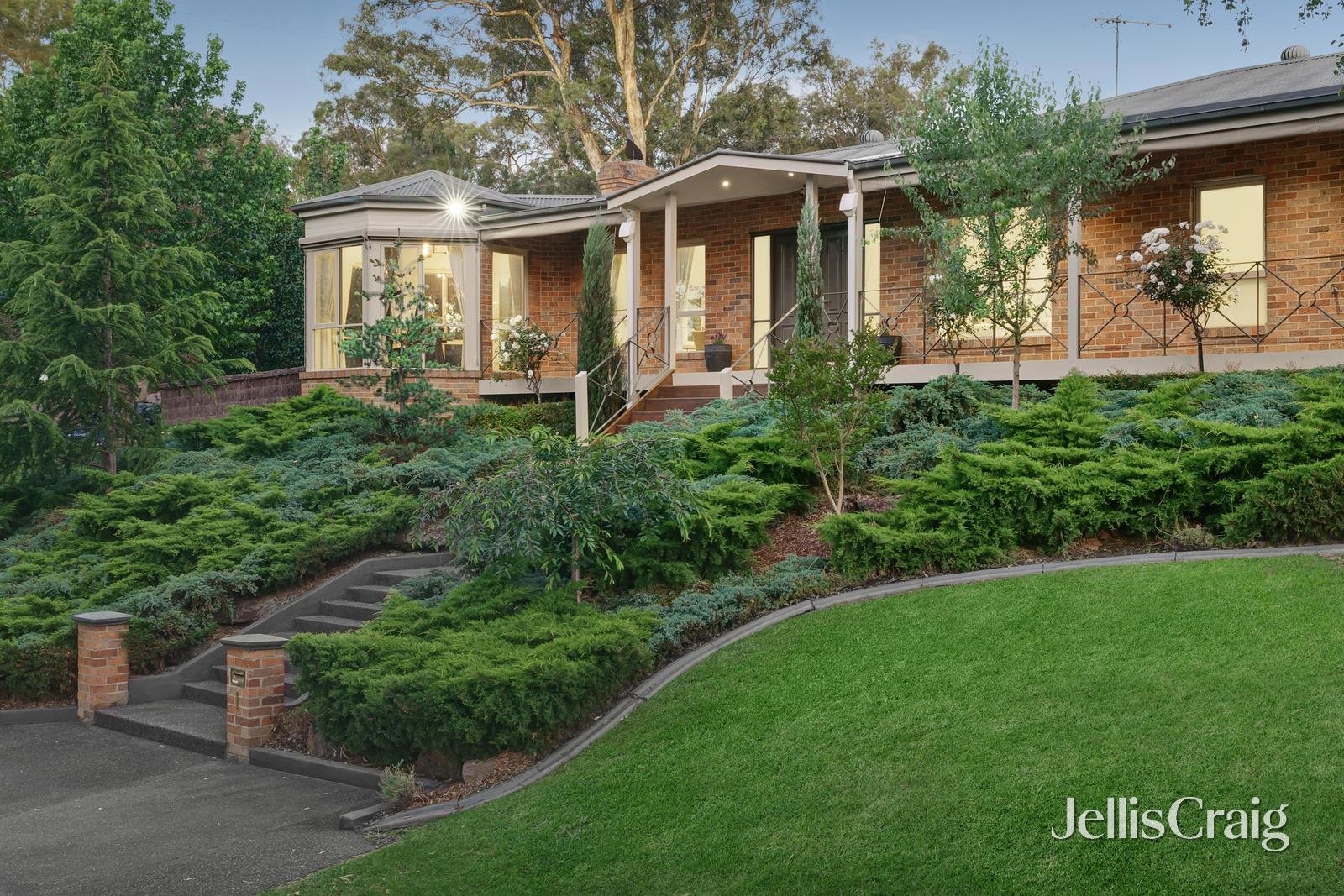 1 Victoria Close, Eltham image 2