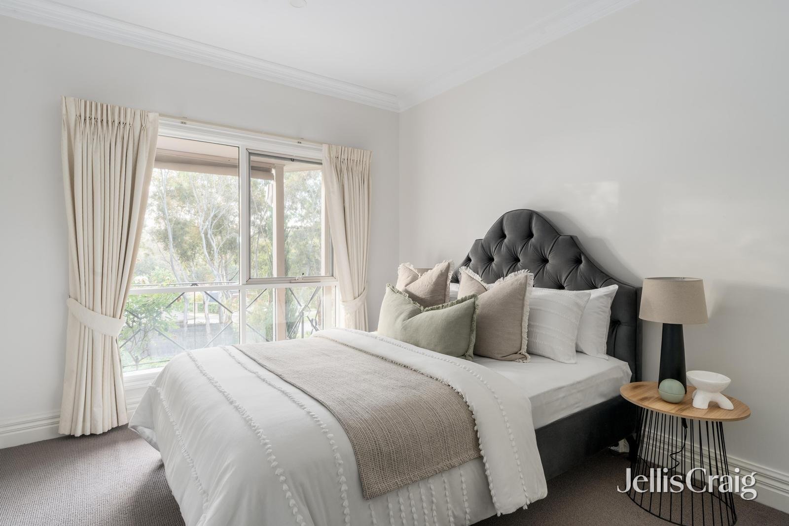 1 Victoria Close, Eltham image 14