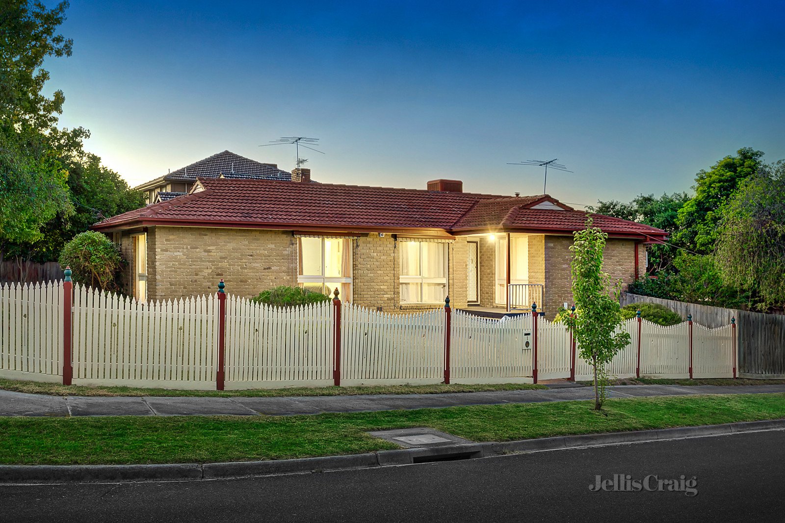 1 Victoria Street, Bulleen image 2