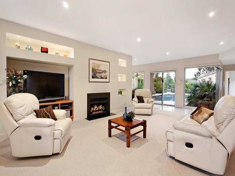 1 View Point Road, Balwyn North image 2