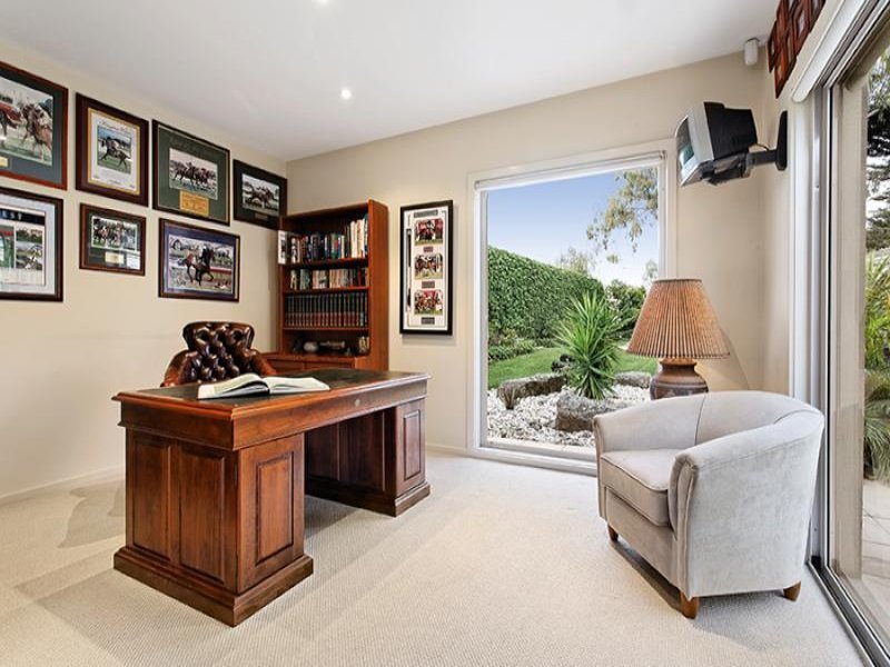 1 View Point Road, Balwyn North image 4