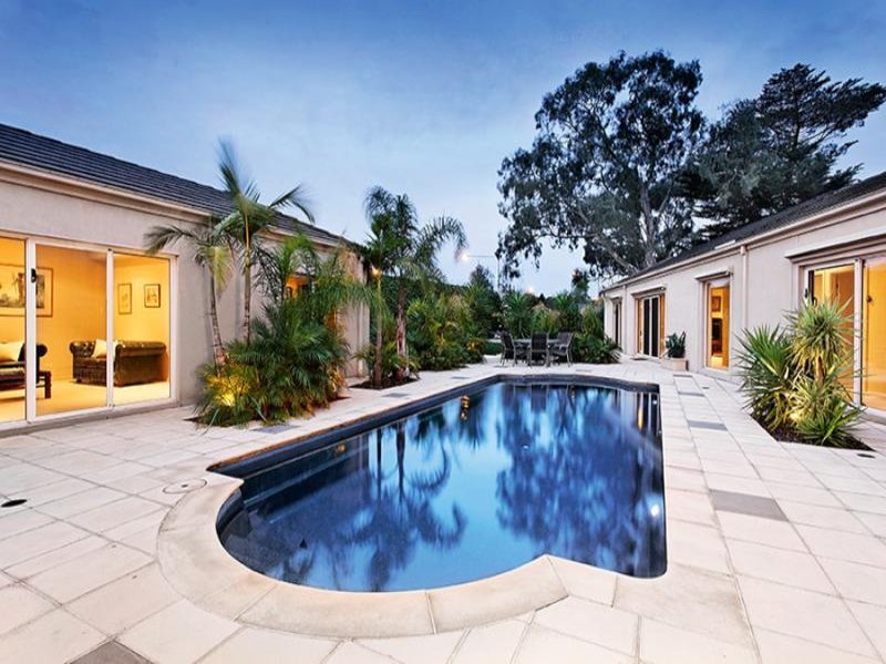 1 View Point Road, Balwyn North image 8
