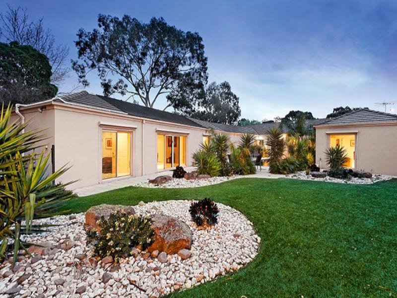 1 View Point Road, Balwyn North image 9