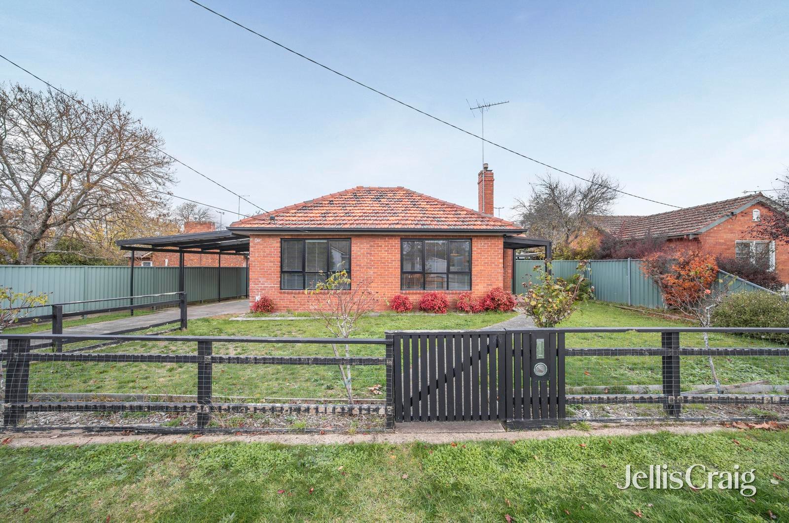 1 Waller Avenue, Newington image 1